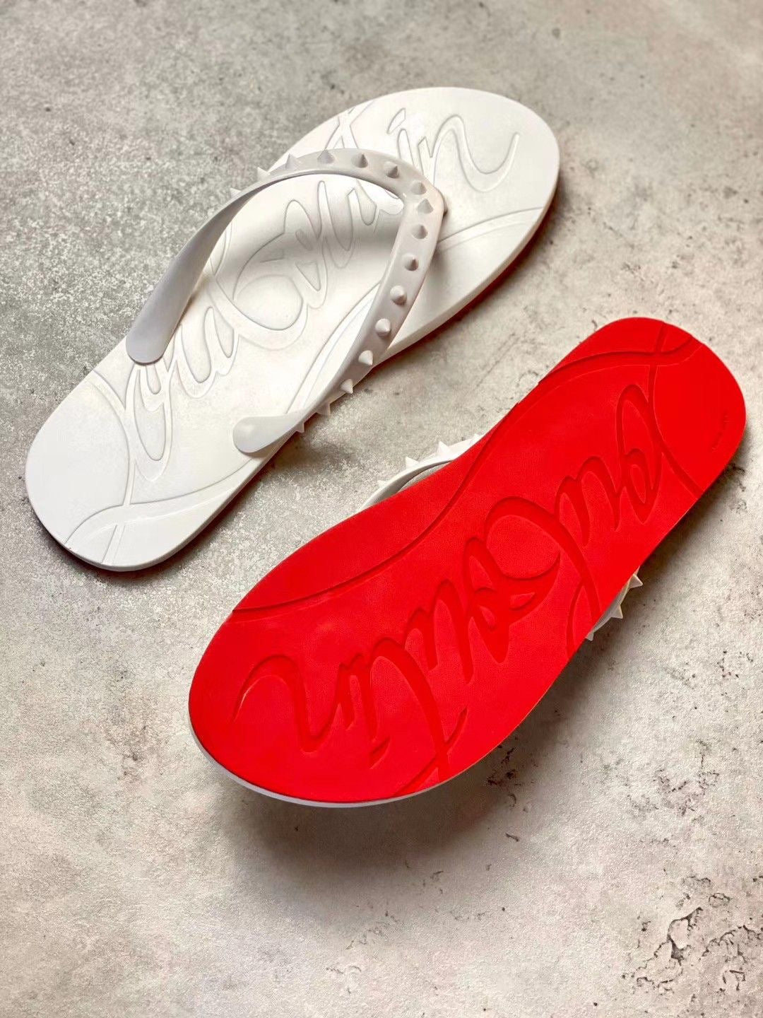 RED BOTTOM FLIP FLOPS WHITE