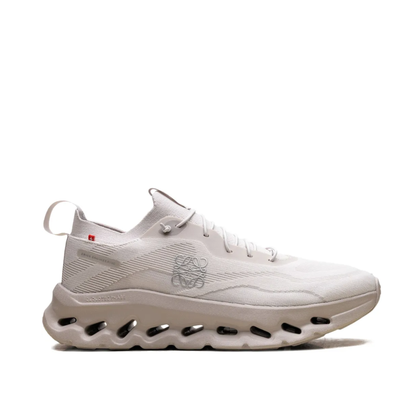 "LÖWE" On Cloud Tilt - Runner