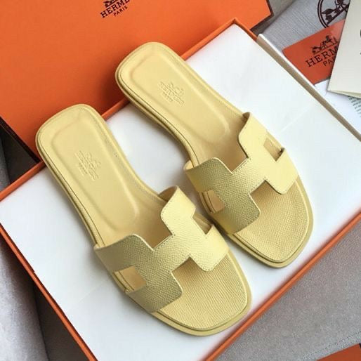 it girl yellow sandals