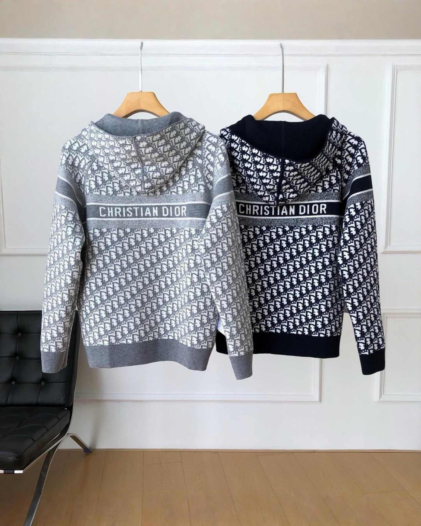 "CD" Zipper Cash