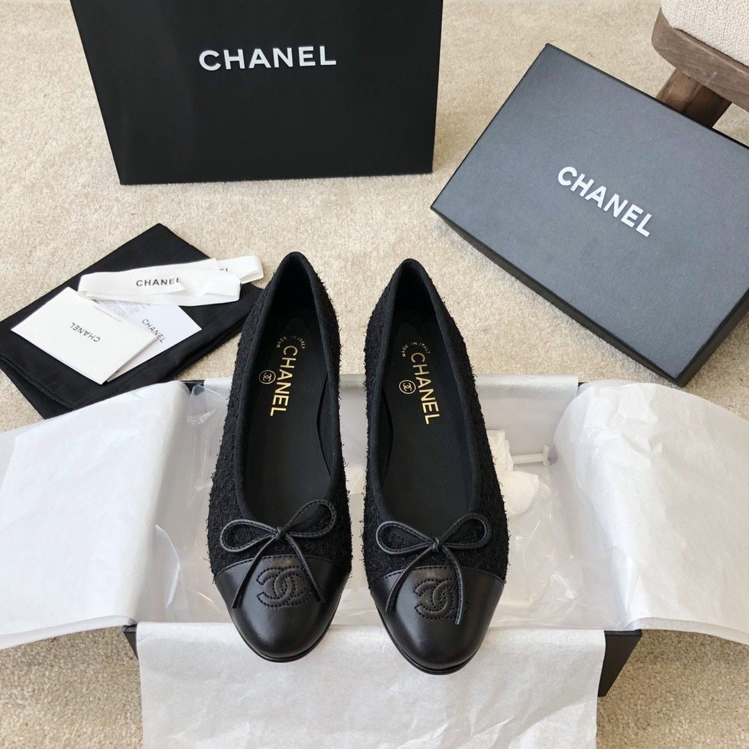 BLACK TEXTURED BALLERINA FLATS