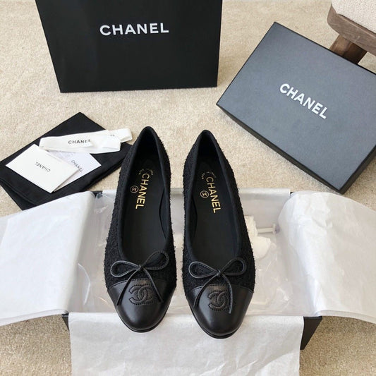 BLACK TEXTURED BALLERINA FLATS
