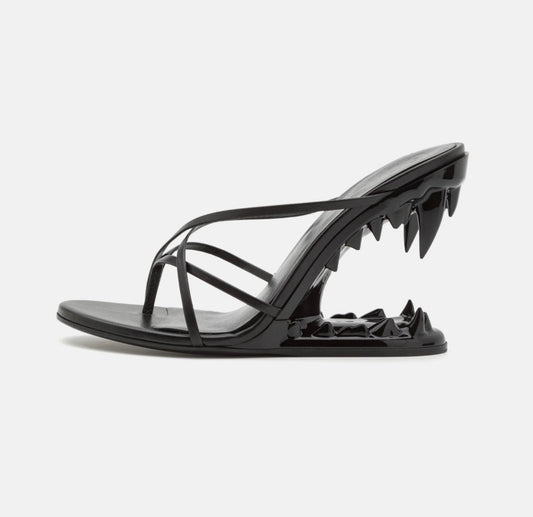 BADDIE HEELS BLACK