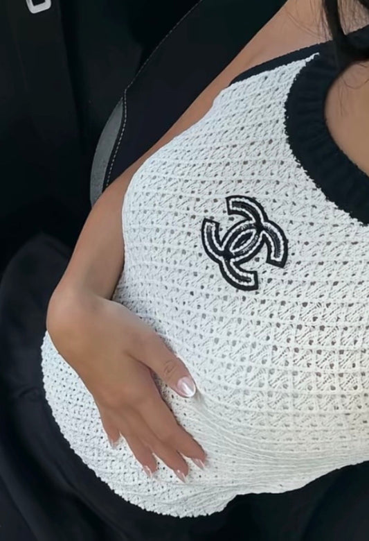 WHITE CUTE TOP
